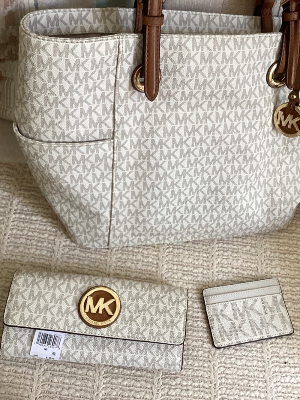NWT Michael Kors set - bag, wallet and credit card holder
